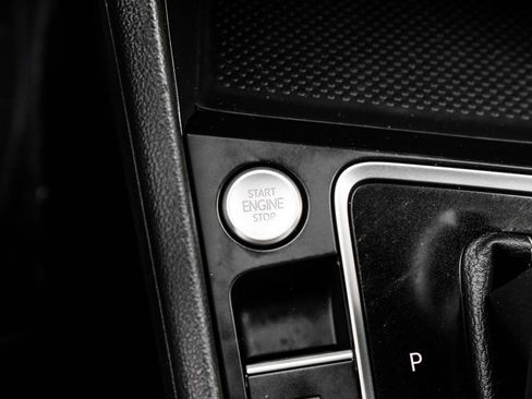 Used 2021 Volkswagen Jetta R-Line w/ R-Line Cold Weather Package FWD image 26