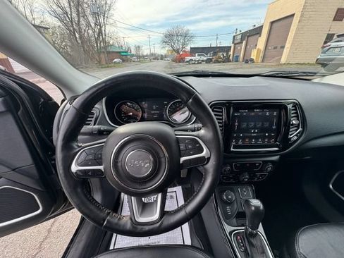Used 2018 Jeep Compass Limited w/ Navigation Group AWD/4WD image 13