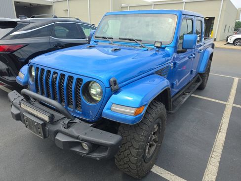 Used 2023 Jeep Gladiator Overland AWD/4WD image 3