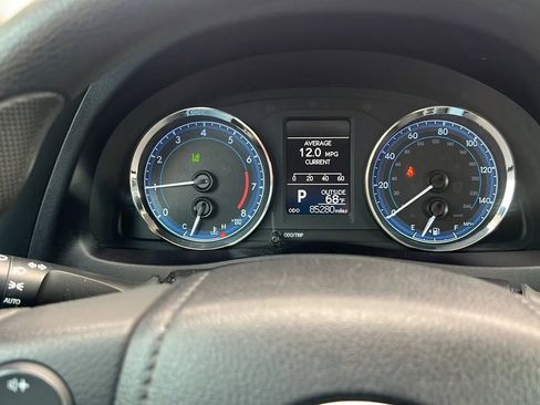 Used 2019 Toyota Corolla LE image 18