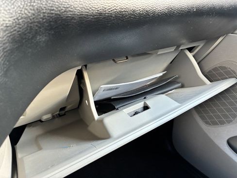 Used 2014 Dodge Grand Caravan SXT image 11