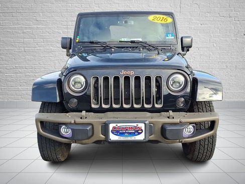 Used 2016 Jeep Wrangler Unlimited Sahara image 2