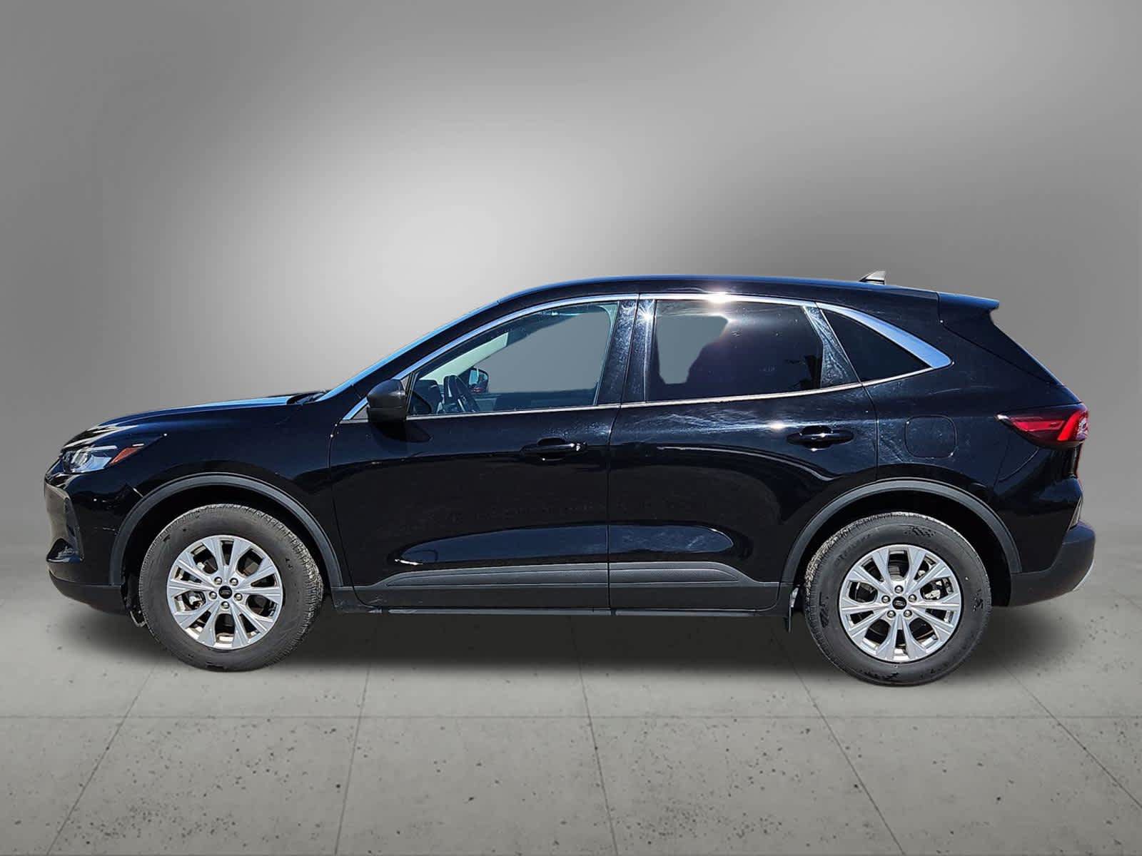 Used 2024 Ford Escape Active AWD/4WD image 3