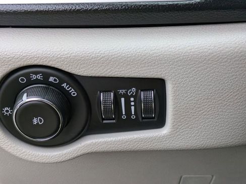 Certified 2018 Chrysler Pacifica Touring Plus image 13
