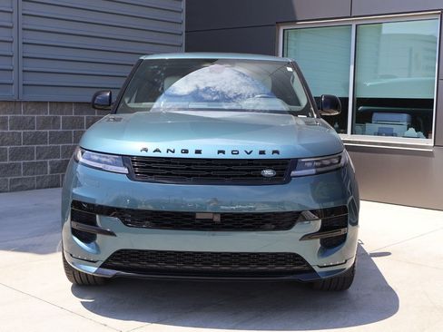 Used 2026 Land Rover Range Rover Sport Dynamic SE AWD/4WD image 2