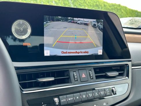 Certified 2024 Lexus ES 350 w/ Premium Package FWD image 16
