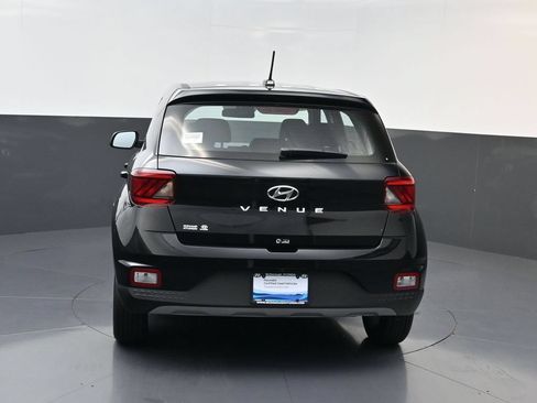 Certified 2026 Hyundai Venue SE FWD image 5