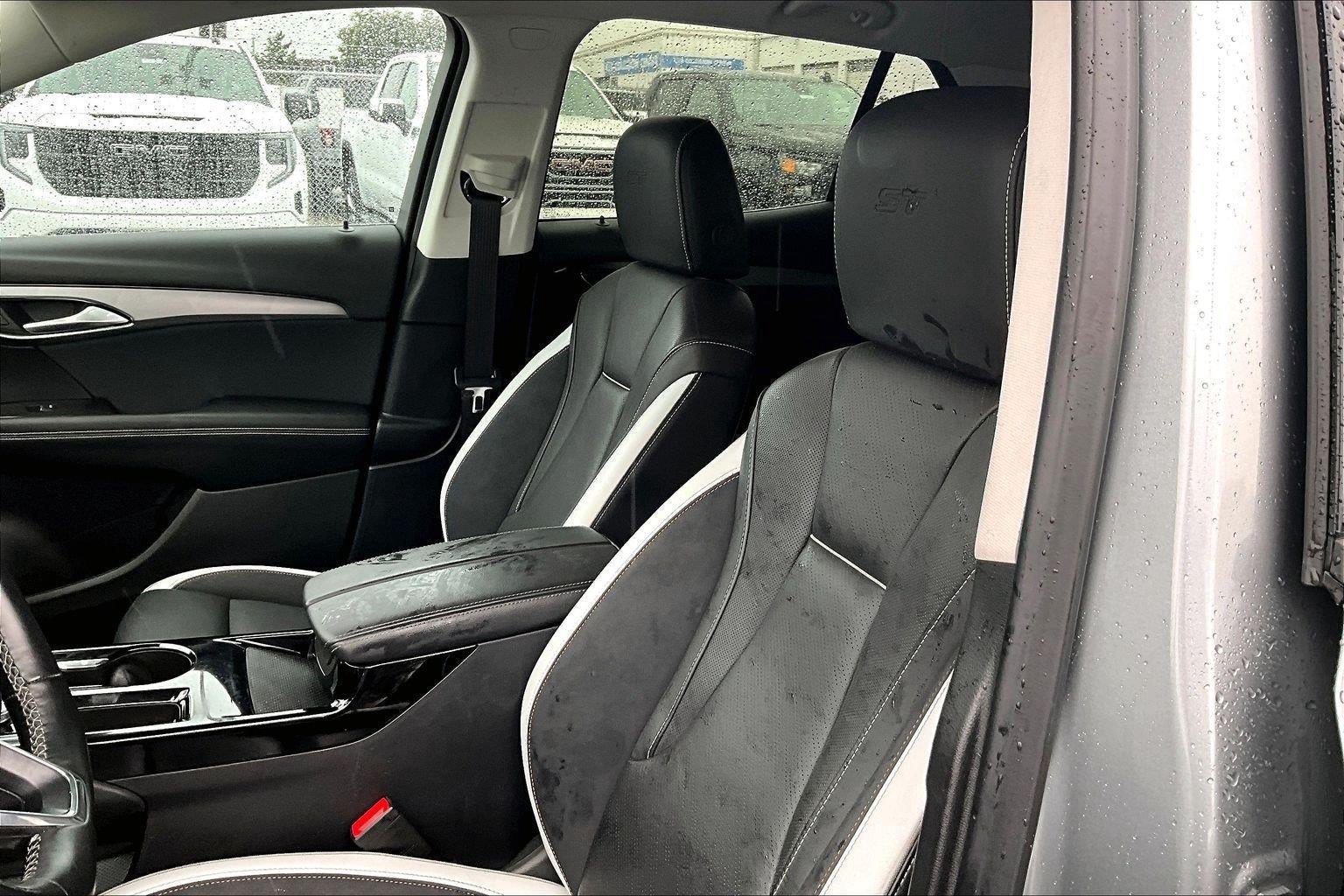 Used 2025 Buick Envision Sport Touring AWD/4WD image 23