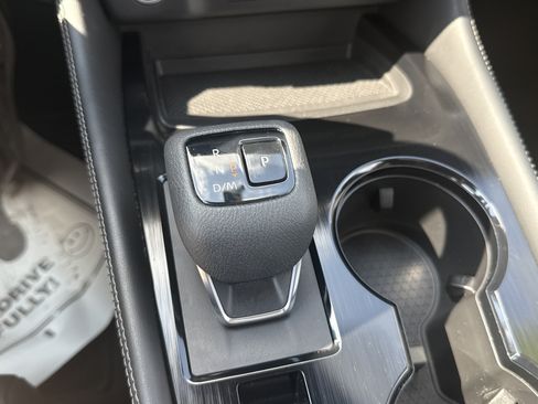 Used 2023 Nissan Rogue SL AWD/4WD image 24
