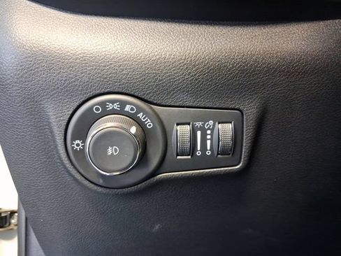 Used 2025 Jeep Compass Limited AWD/4WD image 16