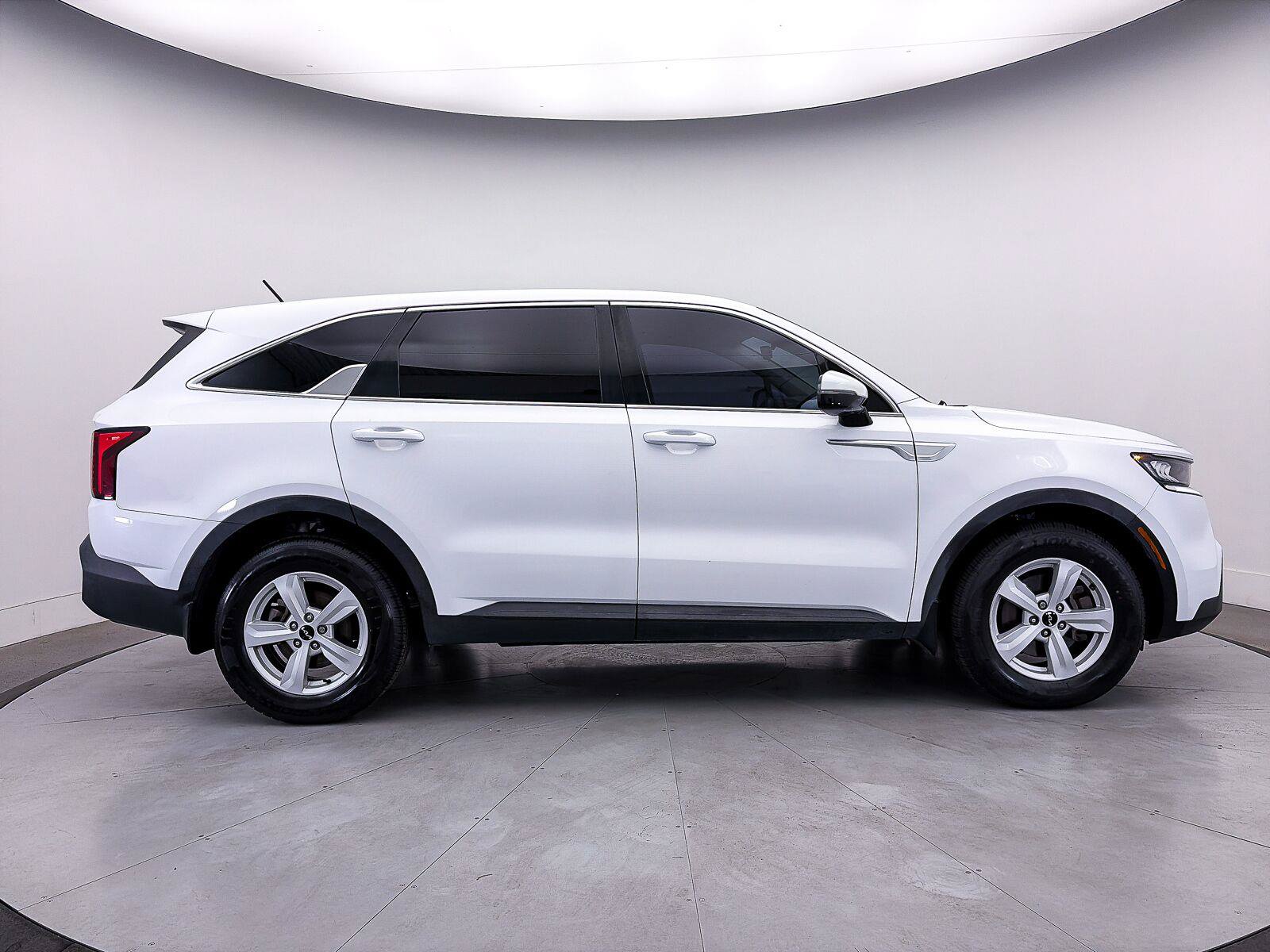 Used 2022 Kia Sorento LX FWD image 30