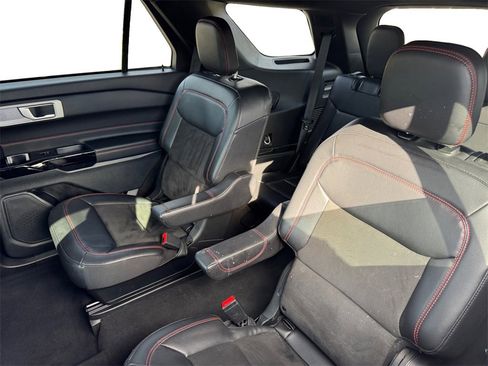 Used 2023 Ford Explorer ST-Line w/ Class IV Trailer Tow Package image 13