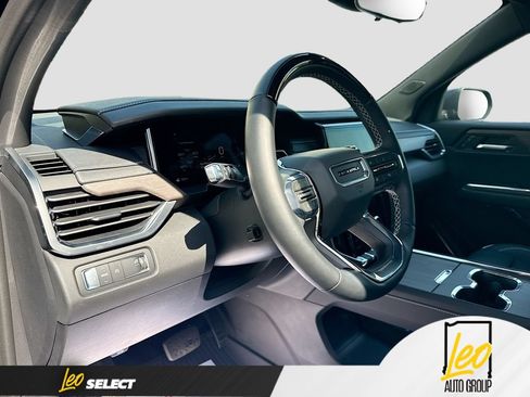 Used 2026 GMC Acadia Denali w/ Super Cruise Package FWD image 12