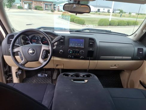 Used 2011 Chevrolet Silverado 1500 LT w/ All-Star Edition AWD/4WD image 6