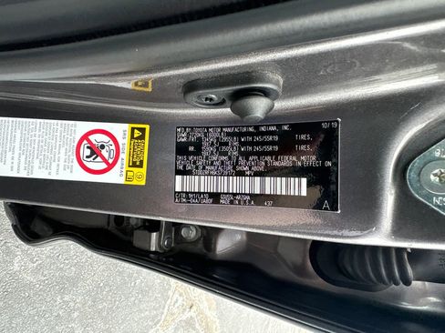 Used 2019 Toyota Highlander Limited Platinum image 31