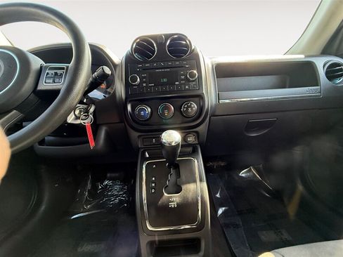 Used 2014 Jeep Patriot Sport w/ Power Value Group FWD image 12