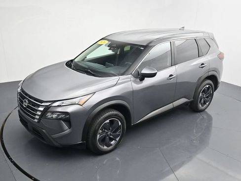 Used 2024 Nissan Rogue SV AWD/4WD image 18