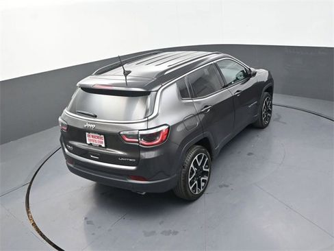 Used 2018 Jeep Compass Limited w/ Safety & Security Group image 25