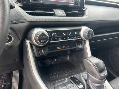 Used 2022 Toyota RAV4 XLE FWD image 25