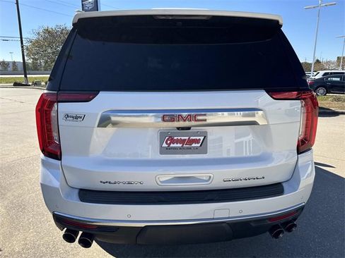 Used 2021 GMC Yukon Denali w/ Denali Premium Package image 6