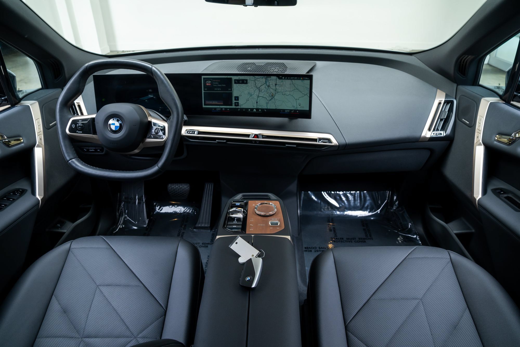 Used 2026 BMW iX xDrive45 w/ Executive Package AWD/4WD image 9