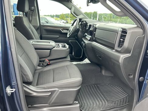 Used 2023 Chevrolet Silverado 1500 LT AWD/4WD image 15