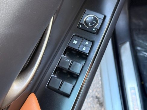 Certified 2022 Lexus UX 200 image 29