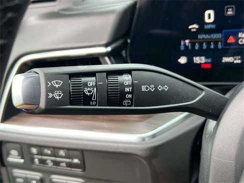 Used 2025 Chevrolet Suburban LT w/ Comfort Package image 20