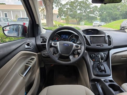 Used 2015 Ford Escape SE FWD image 10