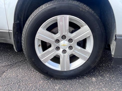 Used 2011 Chevrolet Traverse LS FWD image 23