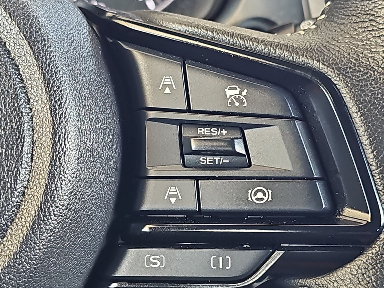 Certified 2025 Subaru Forester Premium AWD/4WD image 23