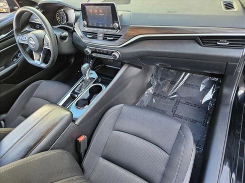Used 2024 Nissan Altima 2.5 SV image 18