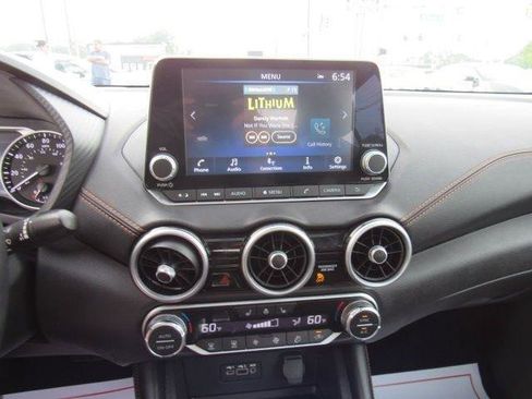Used 2021 Nissan Sentra SR w/ SR Premium Package FWD image 23