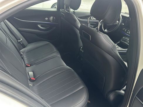 Used 2018 Mercedes-Benz E 300 4MATIC image 13