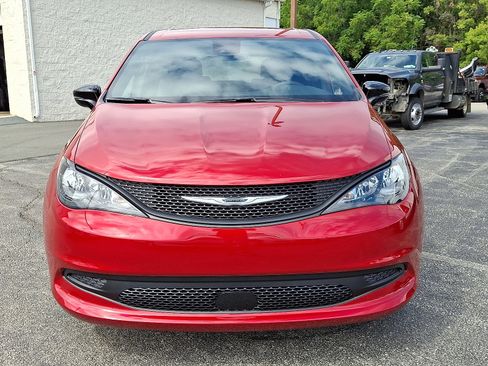 New 2026 Chrysler Voyager LX image 3