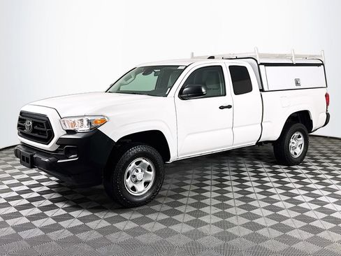 Used 2021 Toyota Tacoma SR image 4