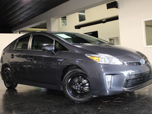 Used 2013 Toyota Prius Three FWD image 34