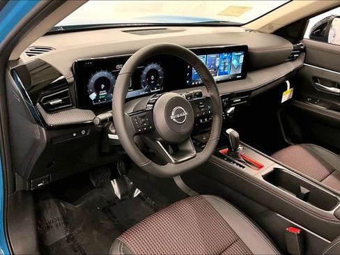 New 2026 Nissan Kicks SR w/ Cold Weather Package FWD image 7