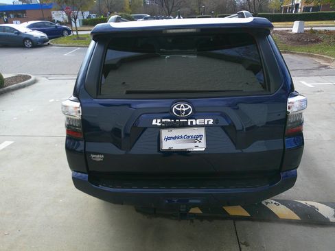 Used 2022 Toyota 4Runner SR5 Premium image 11