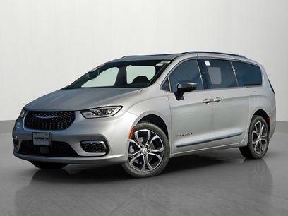 New 2026 Chrysler Pacifica Pinnacle