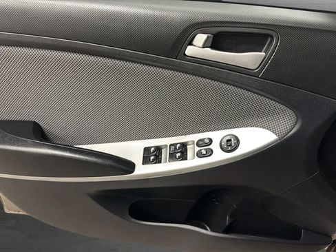 Used 2014 Hyundai Accent GS FWD image 15