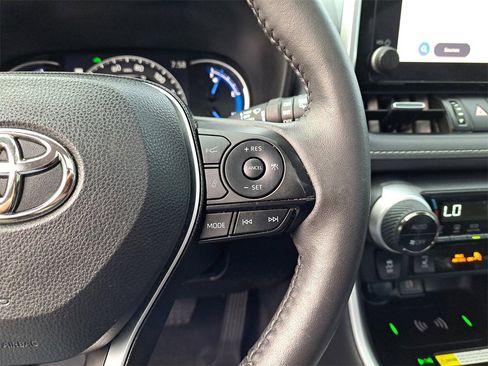 Used 2023 Toyota RAV4 XLE Premium image 19