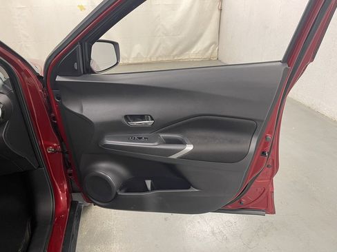 Used 2023 Nissan Kicks SV image 9