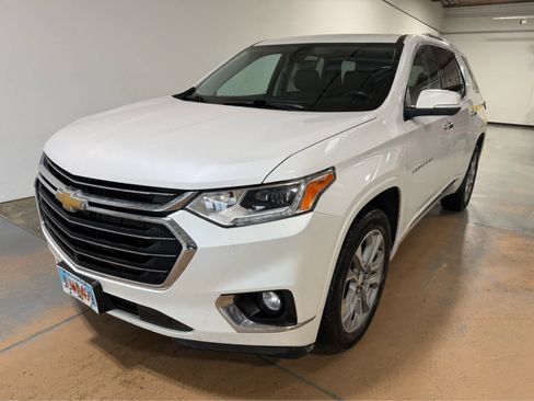 Used 2021 Chevrolet Traverse Premier AWD/4WD image 1