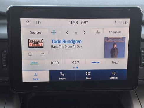 Used 2023 Ford Explorer XLT image 12