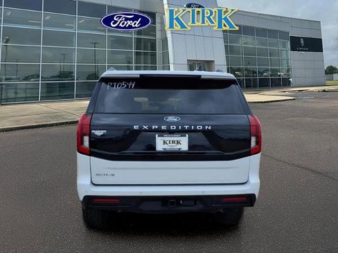 Certified 2025 Ford Expedition Active image 4