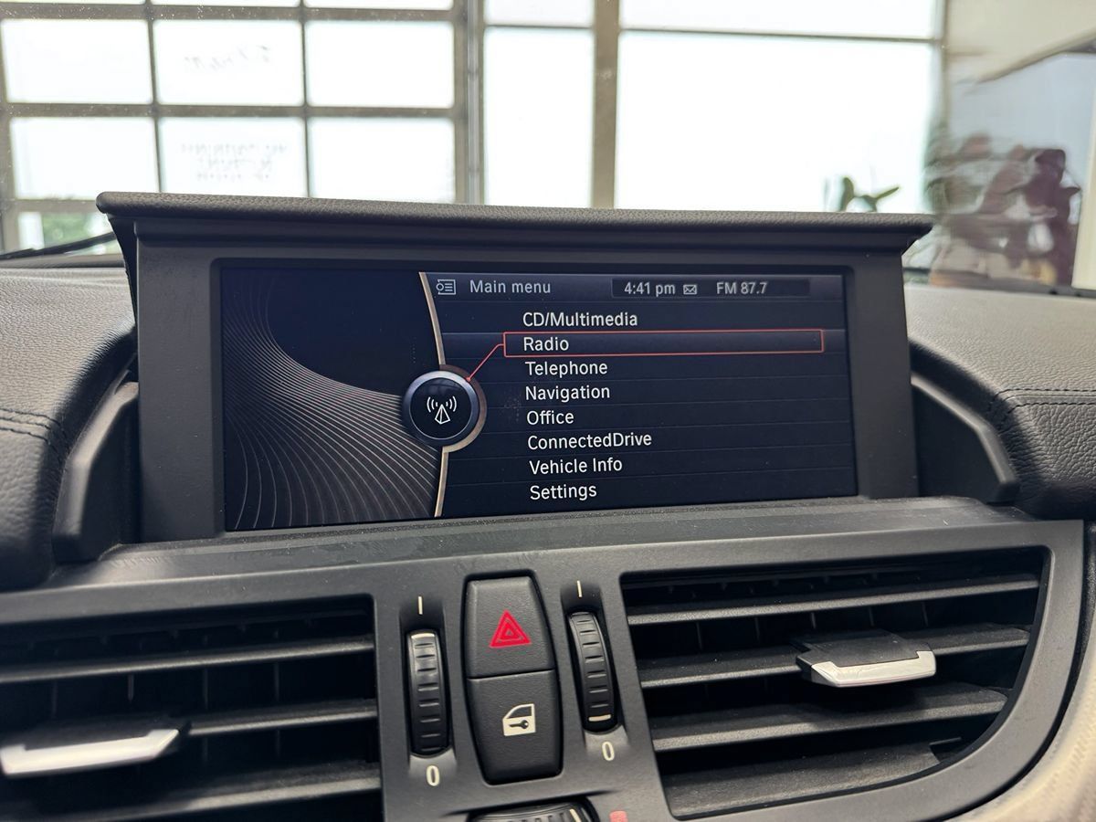 Used 2013 BMW Z4 sDrive35i RWD image 28