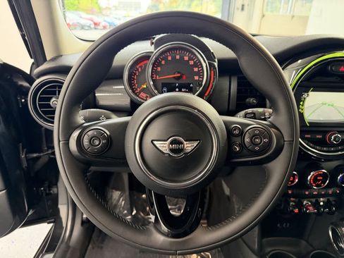 Used 2018 MINI Cooper 4-Door Hardtop FWD image 14