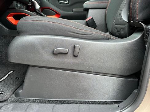 Used 2023 Nissan Frontier Pro-X w/ Pro Convenience Package RWD image 13