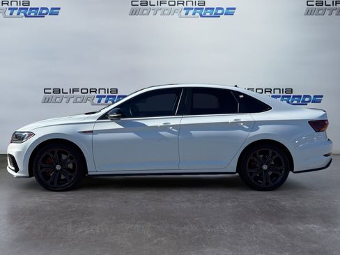 Used 2019 Volkswagen Jetta GLI FWD image 8